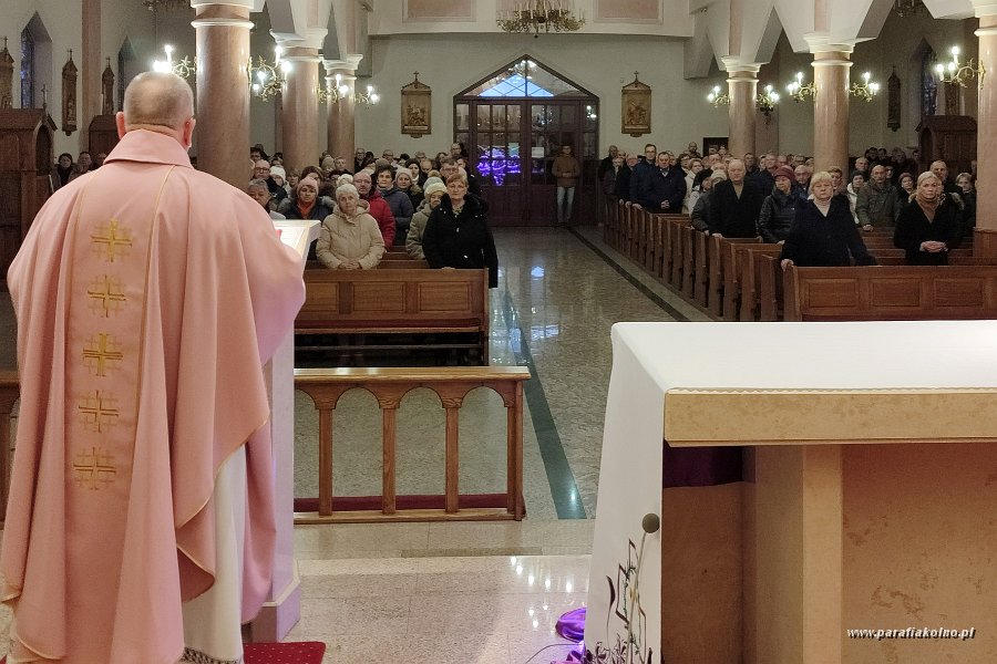 04 Niedziela - msza poranna.jpg